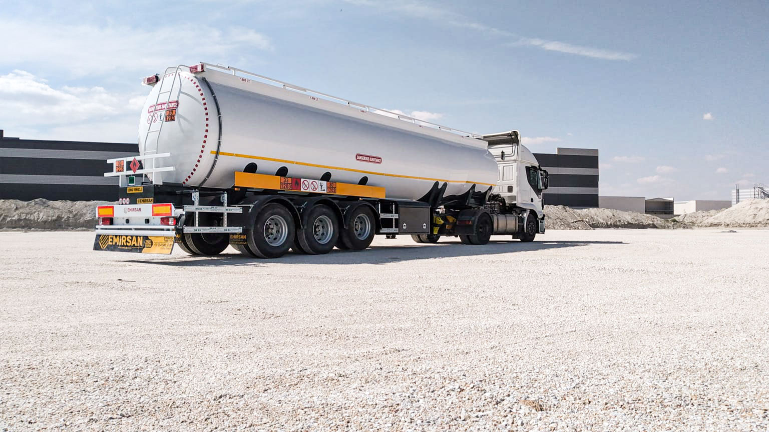 مقطورة صهريج بترول نصفية من Emirsan